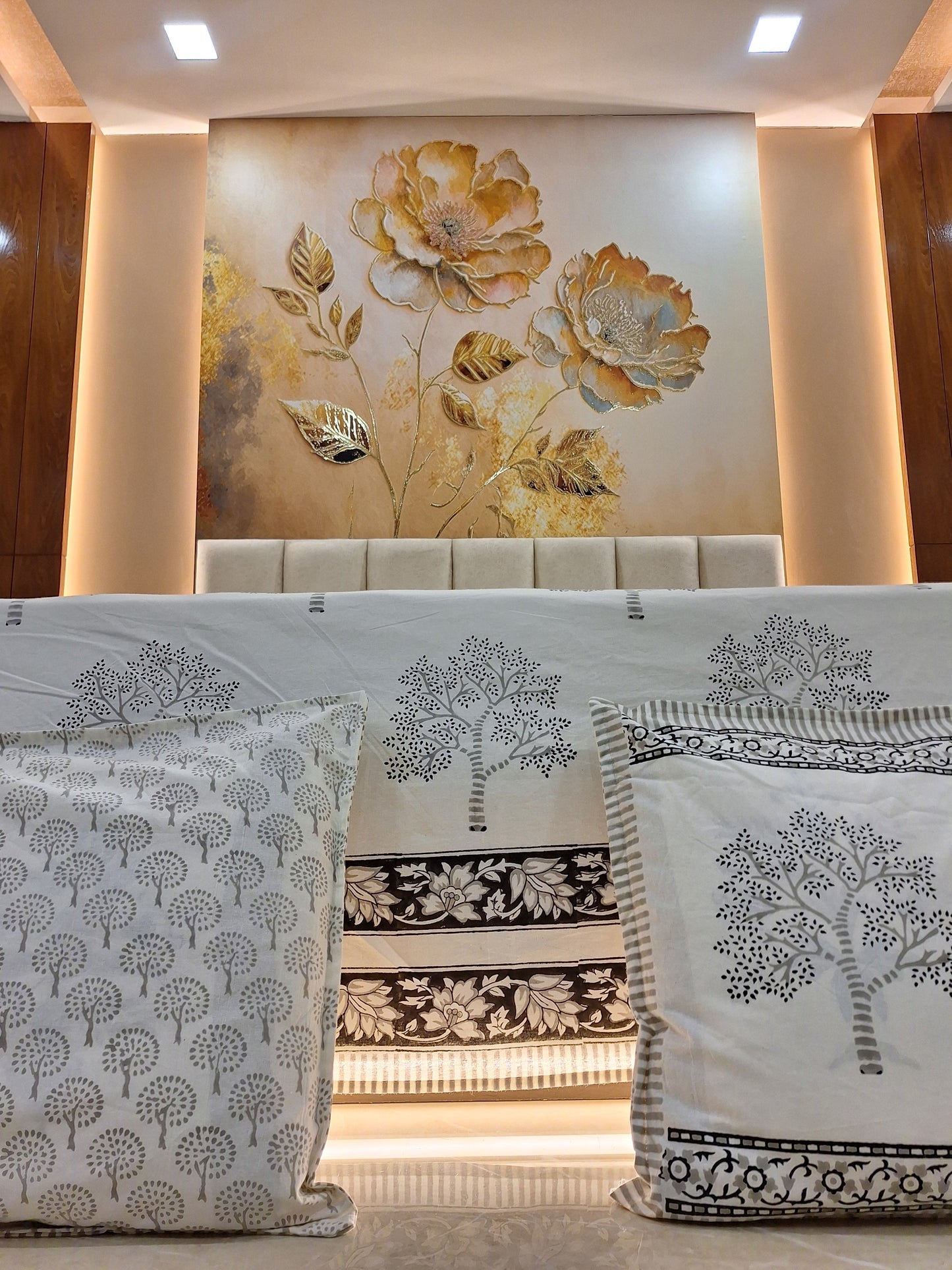 Cotton hand block printed king size bedsheet ( 100 x 108 inches) - Grey Tree