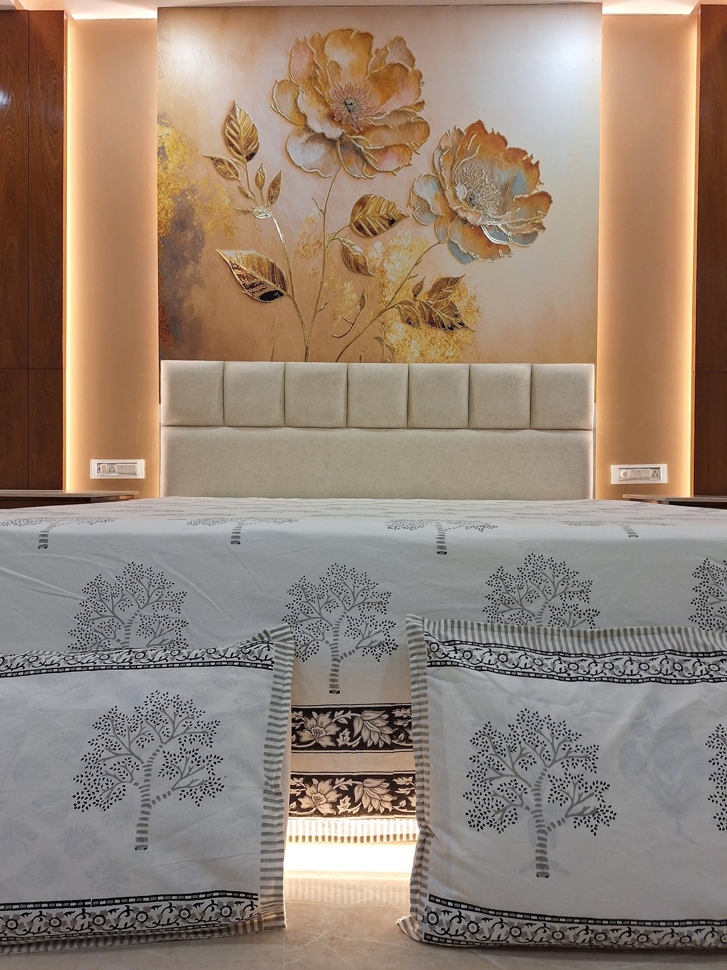 Cotton hand block printed king size bedsheet ( 100 x 108 inches) - Grey Tree